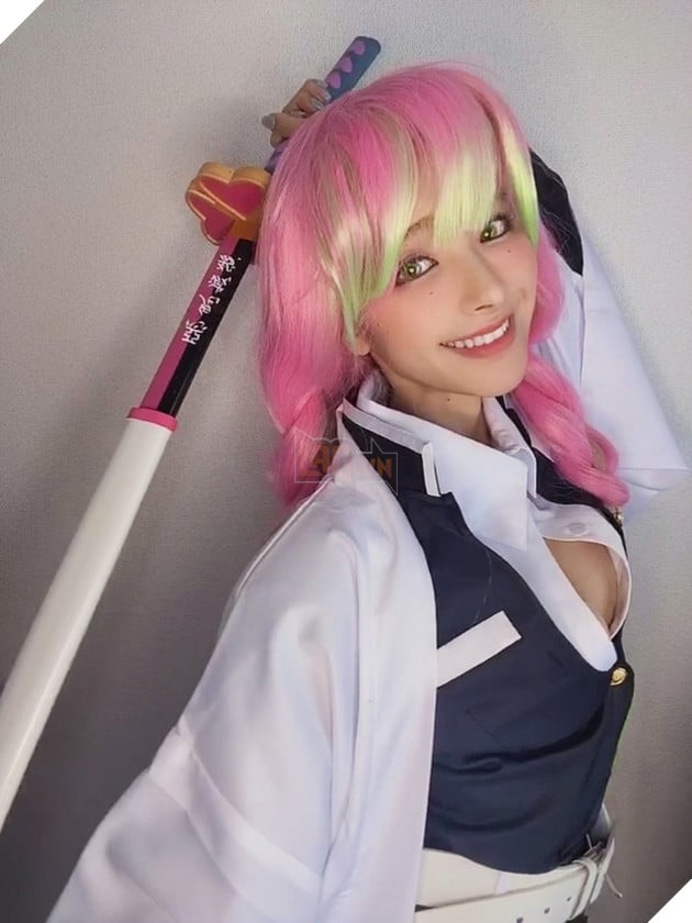 Ngắm mỹ nhân 18+ Nhật Bản Kana Momonogi cosplay Luyến Trụ trong Kimetsu no Yaiba - Ảnh 2.