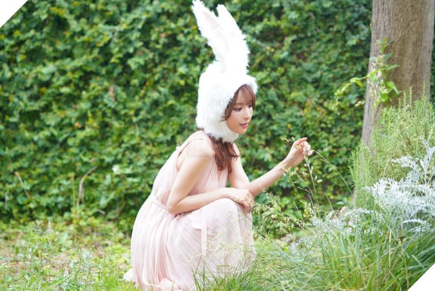 Ngắm mỹ nhân 18+ Nhật Bản Kana Momonogi cosplay Luyến Trụ trong Kimetsu no Yaiba - Ảnh 13.