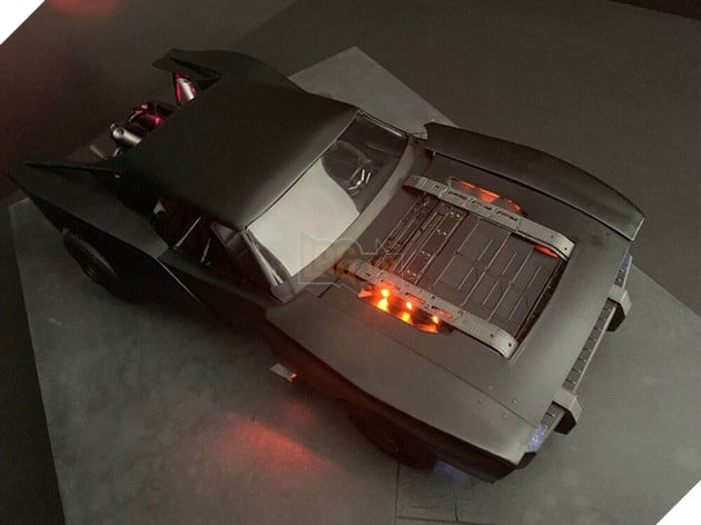 Cận cảnh cỗ xe Batmobile của Batman do chính nhà thiết kế của The Batman 2020 tiết lộ  3