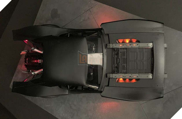 Cận cảnh cỗ xe Batmobile của Batman do chính nhà thiết kế của The Batman 2020 tiết lộ  4