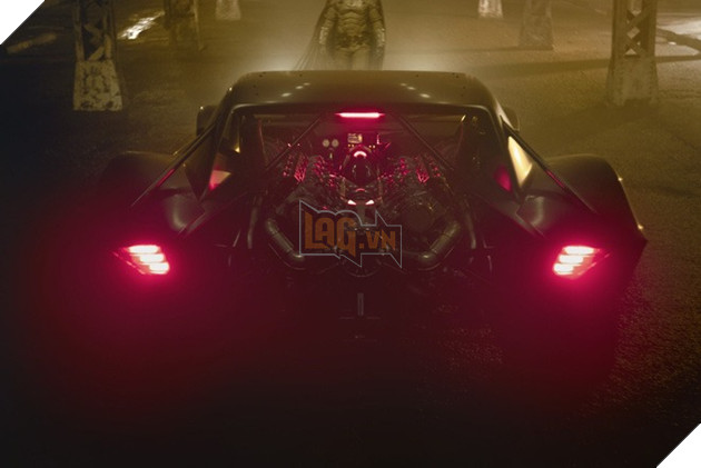 Cận cảnh cỗ xe Batmobile của Batman do chính nhà thiết kế của The Batman 2020 tiết lộ  2