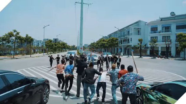 Tiếp nối hotgirl &quot;bắp cần bơ&quot;, giang hồ mang Huấn Rose chơi lớn làm MV ca nhạc &quot;dạy đời&quot; nhưng lại là màn quảng cáo có game đánh bạc  - Ảnh 4.