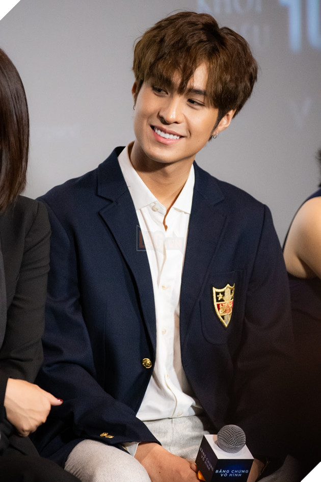 Phương Anh Đào đọ sắc cùng Ái Phương tại showcase Bằng chứng vô hình 4