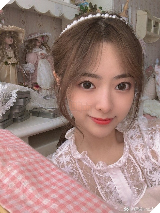 Hóa thân thành nữ sinh với vẻ đẹp tinh khôi trong bộ ảnh mới, nữ BLV LPL khiến cộng đồng mê mệt - Ảnh 5.