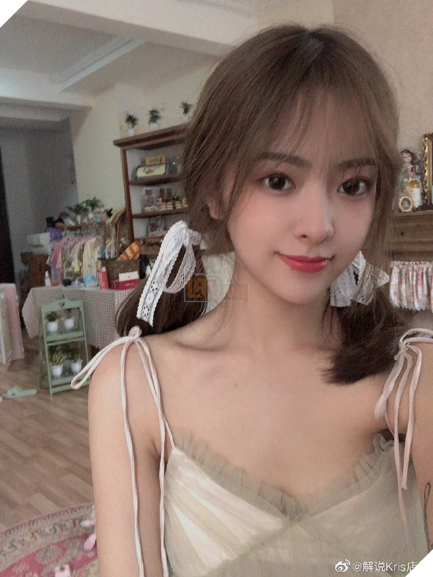 Hóa thân thành nữ sinh với vẻ đẹp tinh khôi trong bộ ảnh mới, nữ BLV LPL khiến cộng đồng mê mệt - Ảnh 6.