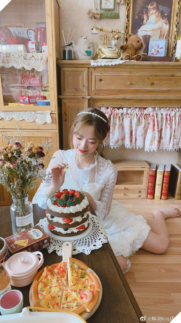 Hóa thân thành nữ sinh với vẻ đẹp tinh khôi trong bộ ảnh mới, nữ BLV LPL khiến cộng đồng mê mệt - Ảnh 10.