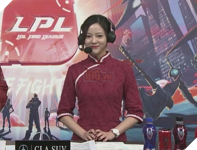 Hóa thân thành nữ sinh với vẻ đẹp tinh khôi trong bộ ảnh mới, nữ BLV LPL khiến cộng đồng mê mệt - Ảnh 1.