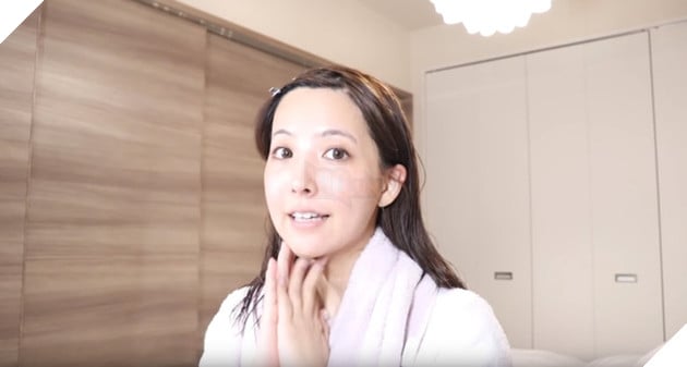 Yua Mikami bất ngờ để lộ nhan sắc thật chưa qua trang điểm, fan hâm mộ sững sờ, kinh ngạc - Ảnh 2.