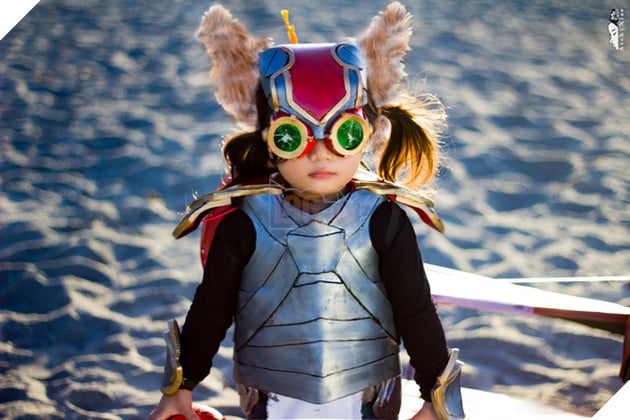 Bối rối với bộ ảnh Cosplay LMHT phiên bản nhí cực đáng yêu khiến người xem loay hoay đoán đây là tướng nào - Ảnh 4.