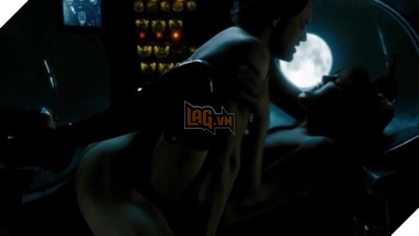 Tổng hợp những cảnh nóng bỏng mắt của dàn siêu anh hùng trên màn ảnh Phần 2  8