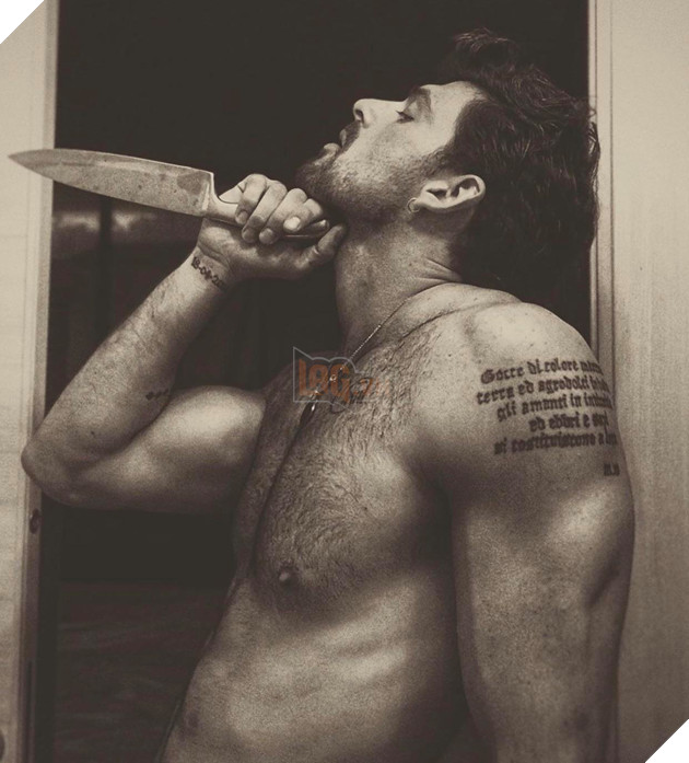 Thân hình nóng bỏng của nam chính 365 Days đốn tim mọi cô gái 2