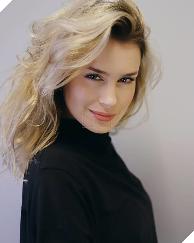 Chiêm ngưỡng nhan sắc của nữ chính 365 Days - tựa phim hot nhất Netflix Việt Nam 5