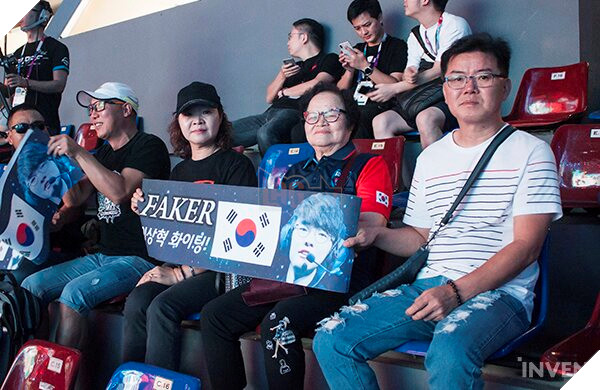 Dù đã trở thành tỉ phú, tại sao Faker vẫn để cha của anh ấy phải làm việc? - Ảnh 4.