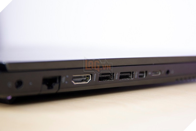 Review HP Omen 15: Chiếc laptop gaming cực nhỏ , nhưng sở hữu sức mạnh siêu to khổng lồ  32