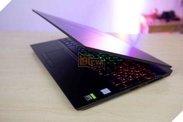 Review HP Omen 15: Chiếc laptop gaming cực nhỏ , nhưng sở hữu sức mạnh siêu to khổng lồ  3