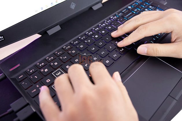 Review HP Omen 15: Chiếc laptop gaming cực nhỏ , nhưng sở hữu sức mạnh siêu to khổng lồ  28