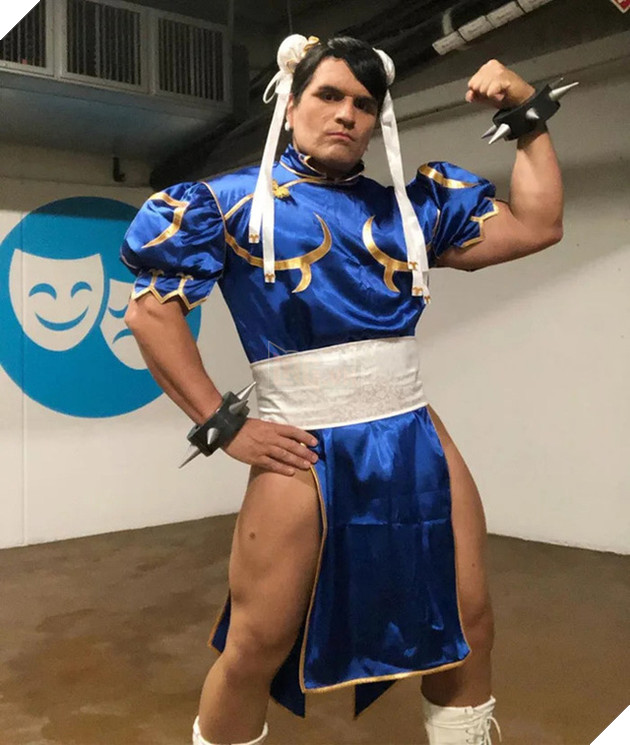 Anh trai vai u thịt bắp cuồn cuộn nhưng chỉ thích cosplay các vai... nữ tính - Ảnh 7.