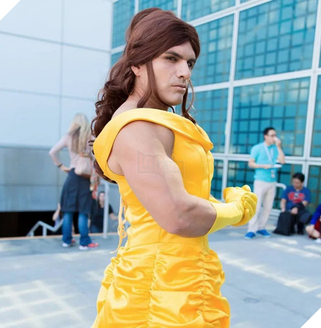 Anh trai vai u thịt bắp cuồn cuộn nhưng chỉ thích cosplay các vai... nữ tính - Ảnh 8.