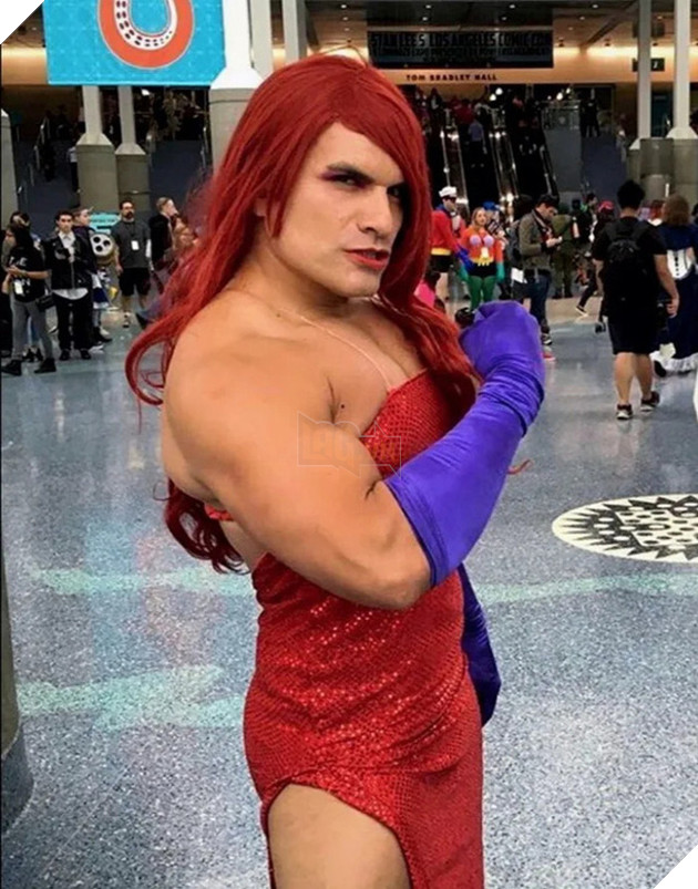 Anh trai vai u thịt bắp cuồn cuộn nhưng chỉ thích cosplay các vai... nữ tính - Ảnh 10.