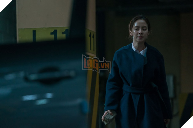 Kẻ xâm nhập: Siêu hack não với màu phim u ám, giật gân 6