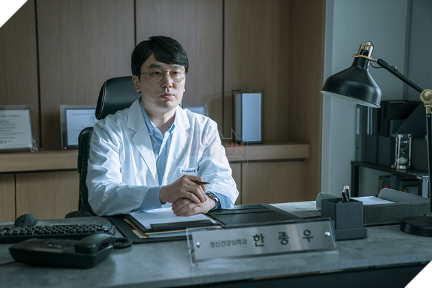 Kẻ xâm nhập: Lý giải cái kết hack não về danh tính đứa em hắc ám 2