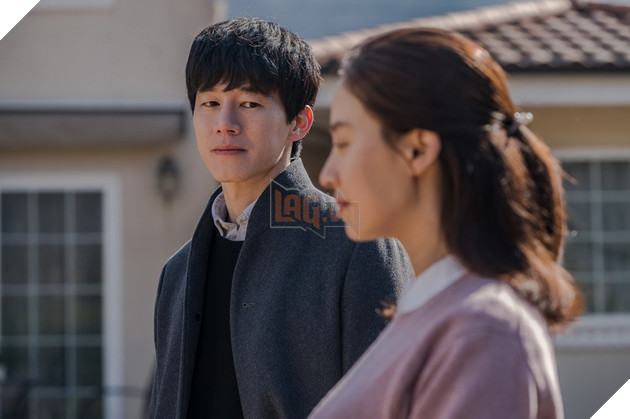 Kẻ xâm nhập: Lý giải cái kết hack não về danh tính đứa em hắc ám