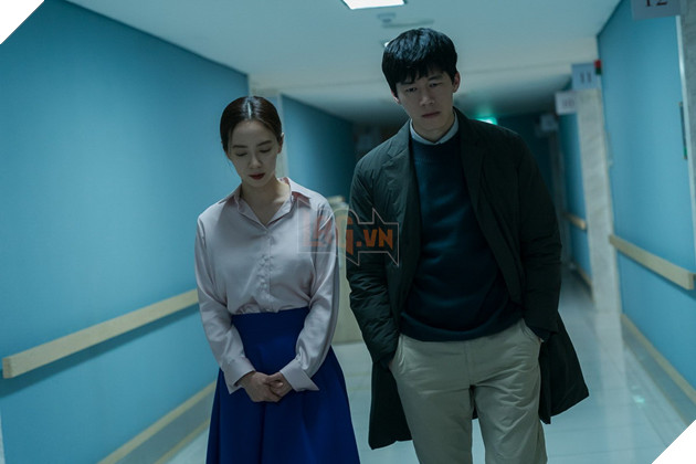 Kẻ xâm nhập: Lý giải cái kết hack não về danh tính đứa em hắc ám 3