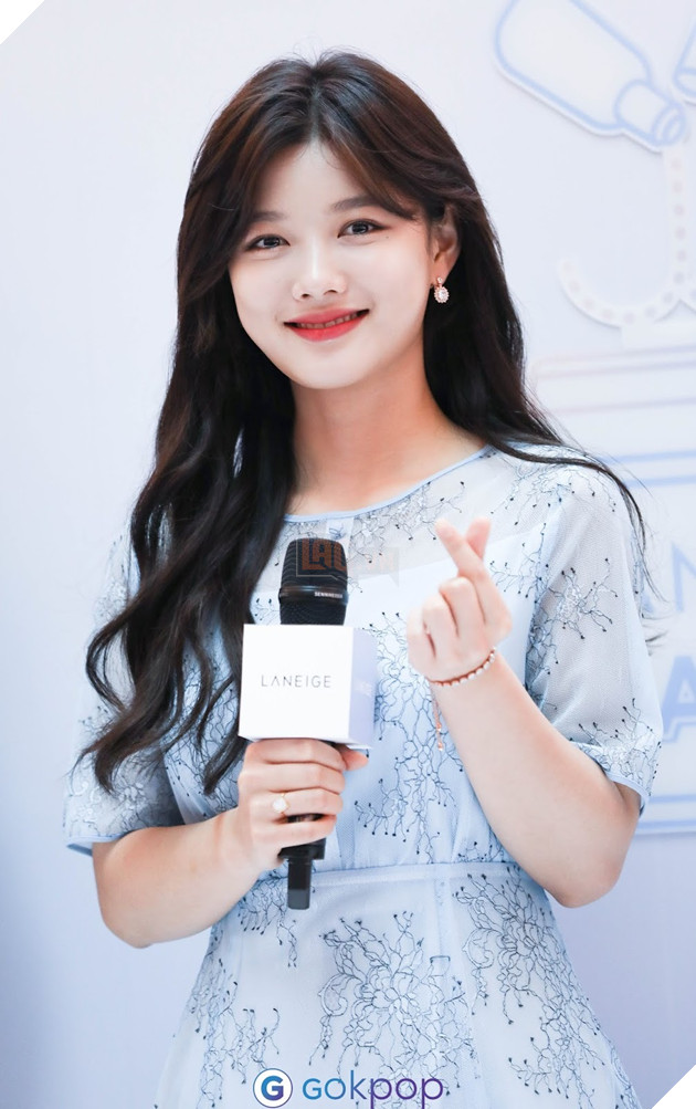 Vẻ ngoài lột xác quyến rũ của mỹ nhân được mệnh danh là quốc bảo nhan sắc xứ Hàn 19