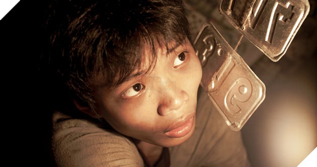 Ròm: Câu chuyện đằng sau bối cảnh chân thật và những khung hình nghiêng mới lạ