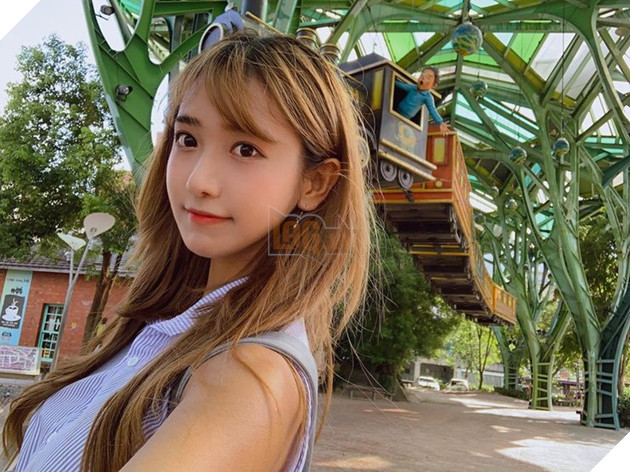 Nữ Streamer đã hy sinh lông mày của mình để nhận 5000USD khiến người xem tiếc nuối