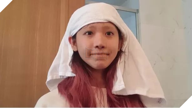 Nữ Streamer đã hy sinh lông mày của mình để nhận 5000USD khiến người xem tiếc nuối 4