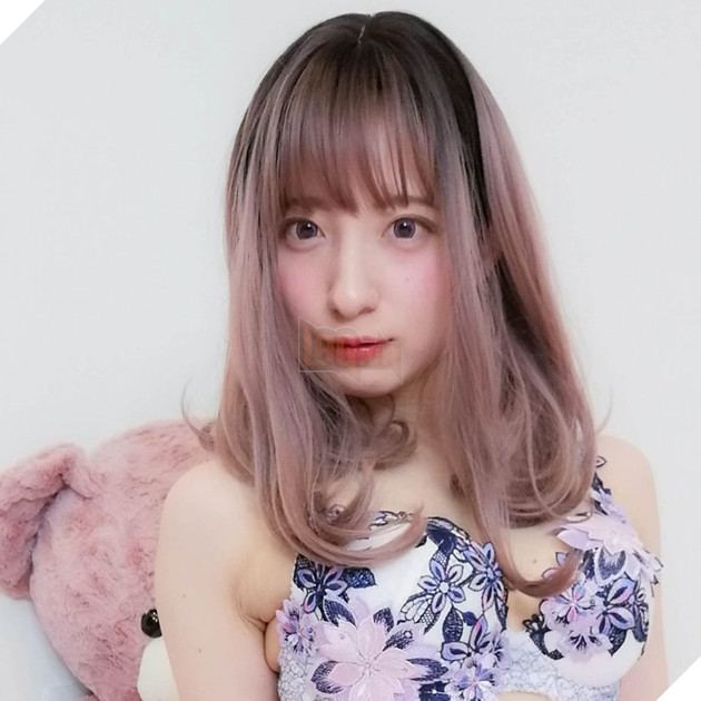 Nữ YouTuber Nhật chỉ dùng vòng một của mình để tạo ra âm thanh, thu hút hàng triệu người xem và đăng ký 6