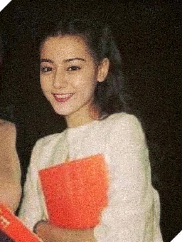 Lộ nhan sắc thật từ thời còn sinh viên, Địch Lệ Nhiệt Ba khiến cộng đồng mạng tranh cãi kịch liệt - Ảnh 5.