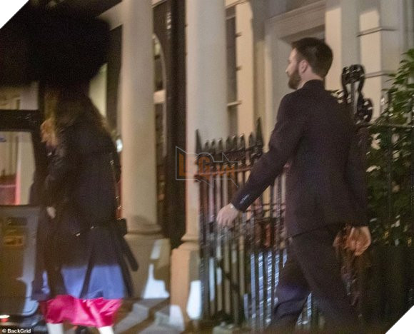 Nghi vấn Captain America Chris Evans hẹn hò Lily James 2