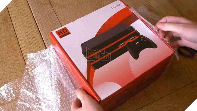 YouTuber đặt mua PlayStation 5 Trung Quốc với giá 55 bảng Anh và cái kết 4