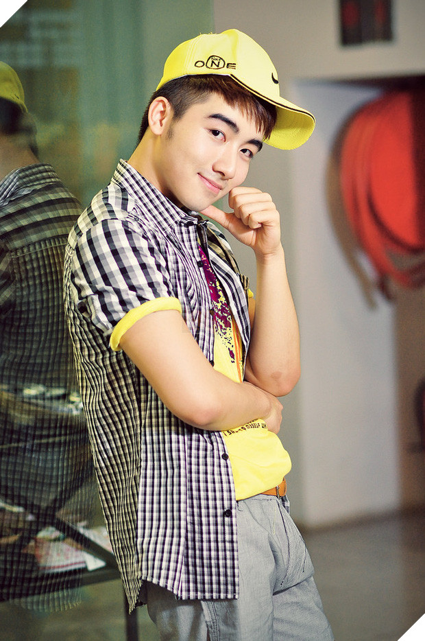 Chân dung “tú ông” Lục Triều Vỹ cầm đầu đường dây mại dâm toàn Hoa hậu: Hot teen lột xác sang chảnh, kể chuyện bị đại gia gạ tình - Ảnh 3.