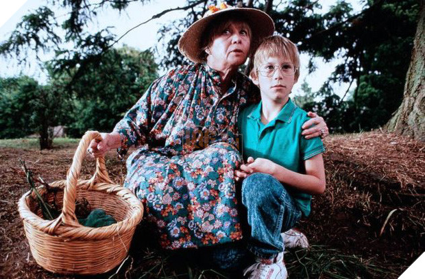 Sẽ ra sao khi mỹ nhân nóng bỏng bậc nhất Hollywood hoá phù thuỷ với tạo hình kinh dị? 6