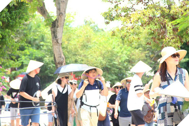 Đà Nẵng tạm dừng các sự kiện đông người, dừng đón khách du lịch trong 14 ngày - Ảnh 1.