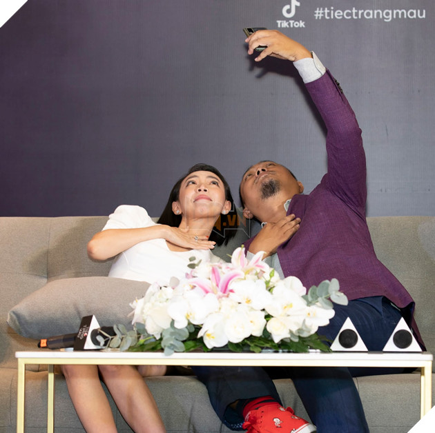 Dàn sao khủng thi nhau tố bạn diễn tại showcase Tiệc trăng máu  8