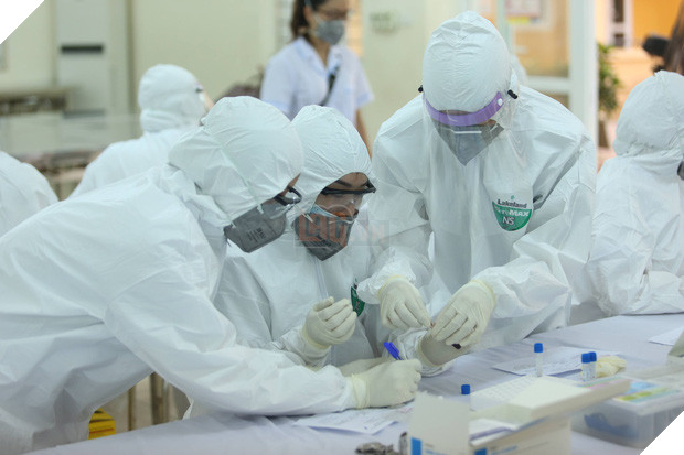 Thêm 12 ca mắc Covid-19 mới tại Đà Nẵng và Quảng Nam, bệnh nhân nhỏ nhất mới 2 tuổi - Ảnh 1.