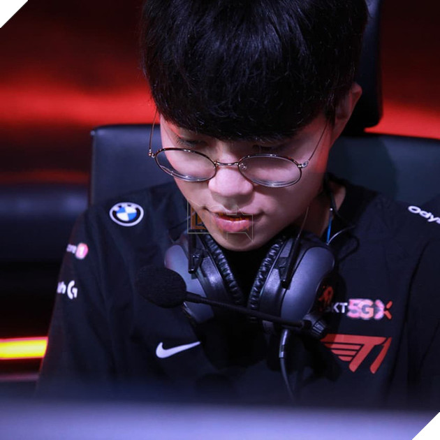 LMHT: Nghi vấn Faker phải ngồi dự bị vì chấn thương tay? - Ảnh 2.