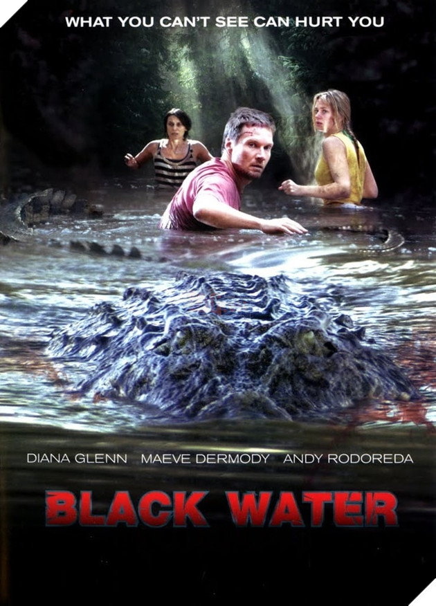 Điểm danh những mỹ nhân nóng bỏng từng làm mồi cho cá sấu trên phim 3