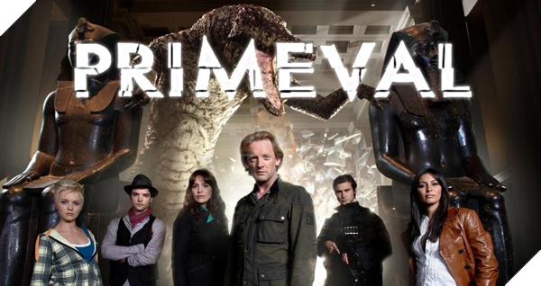 Điểm danh những mỹ nhân nóng bỏng từng làm mồi cho cá sấu trên phim 6