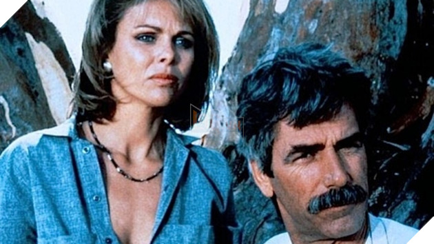 Điểm danh những mỹ nhân nóng bỏng từng làm mồi cho cá sấu trên phim 2