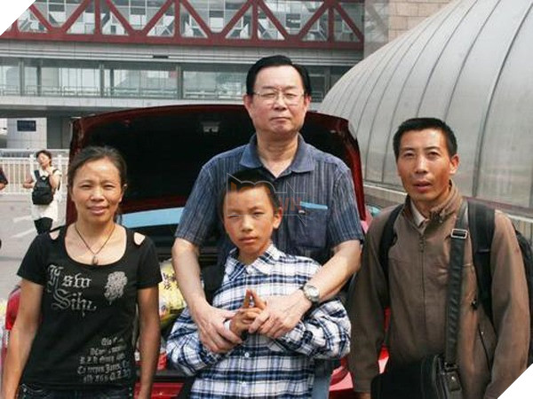 Từ chỗ là thần đồng, được tuyển thẳng vào đại học năm 13 tuổi, cậu nhóc suýt bị đuổi một năm sau đó chỉ vì nghiện game - Ảnh 2.