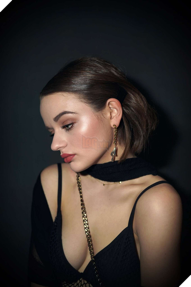 Người đẹp sinh năm 1999 sẽ đóng cặp cùng Brad Pitt trong phim hành động mới là ai? 5