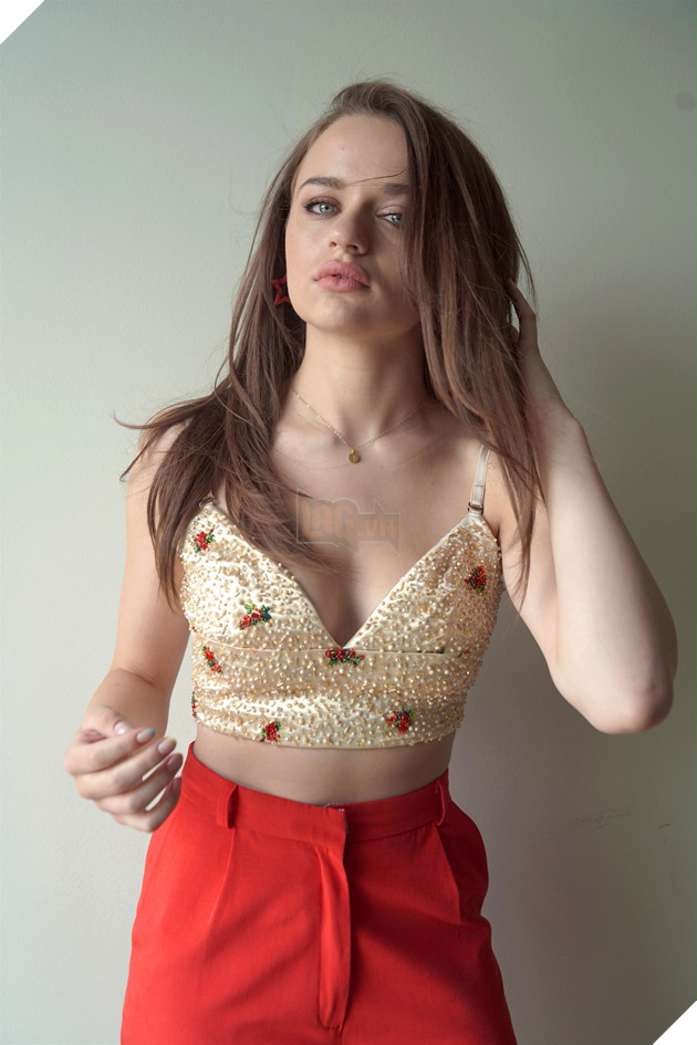 Người đẹp sinh năm 1999 sẽ đóng cặp cùng Brad Pitt trong phim hành động mới là ai? 4