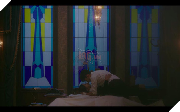 Điên thì có sao: Fan vỡ oà trước cảnh nóng táo bạo trên bàn làm việc của Kim Soo Hyun và Seo Je Yi  2