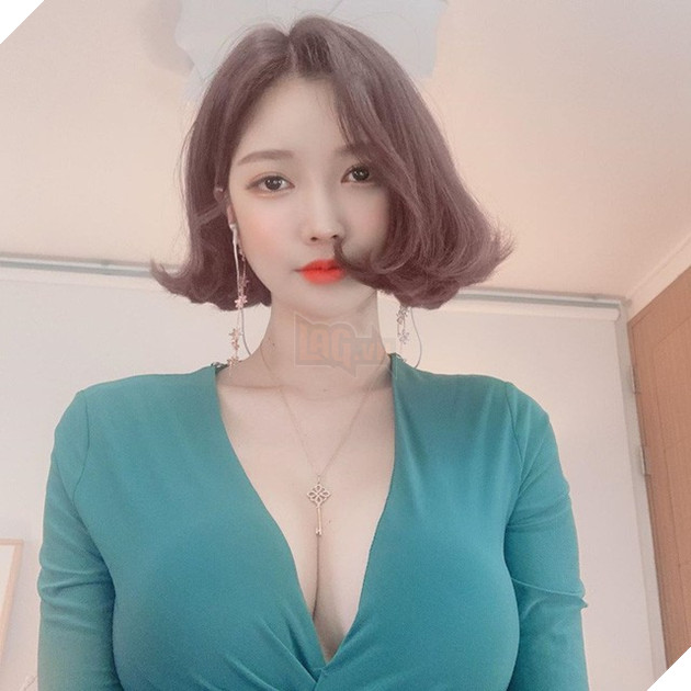 Bá đạo như cô nàng streamer xinh đẹp, chỉ lên sóng ngồi cười cũng nhận hơn 2 tỷ tiền donate mỗi tháng - Ảnh 4.