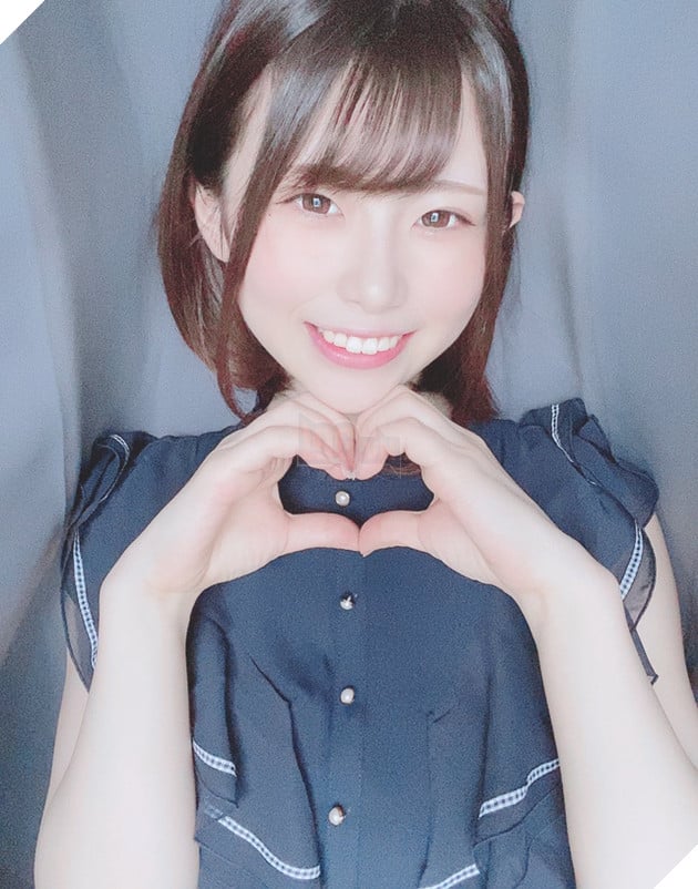 Mỹ nhân sinh năm 2000 nổi đình đám làng phim người lớn Nhật Bản là ai? 2